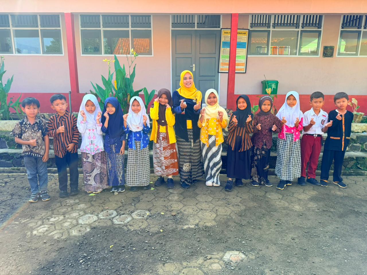 Baju Khas Cilacap 2